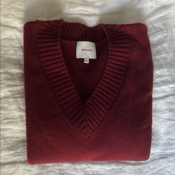 Reformation Jadey Cashmere Oversized V-neck Sweater - Picture 4 of 6